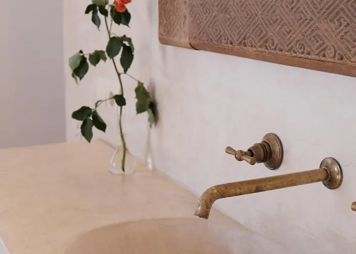 Bini Aumaia * אס מרקדל