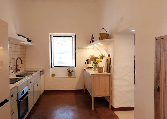 Bini Aumaia בית חווה אס מרקדל